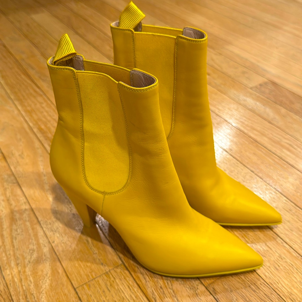 Gianvito Rossi Yellow Leather Heels